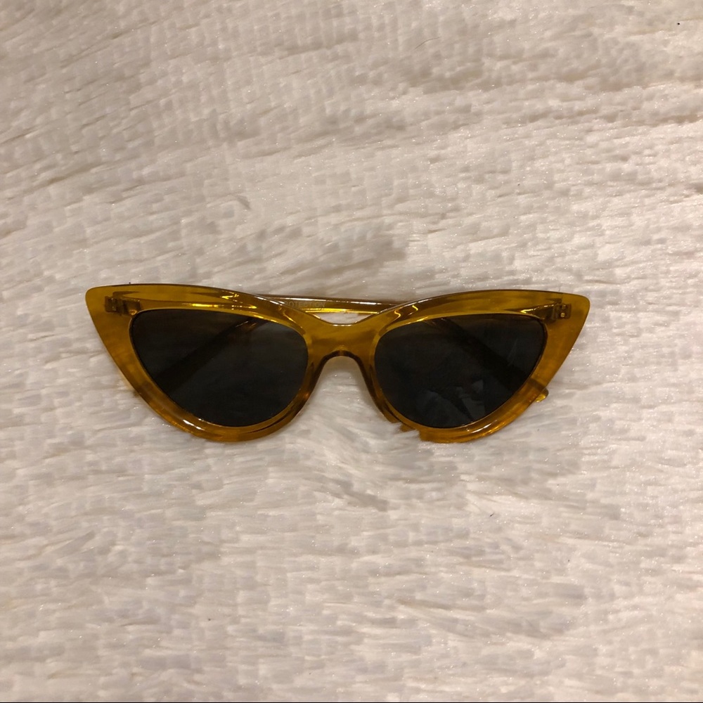gold cat eye chic sunglasses